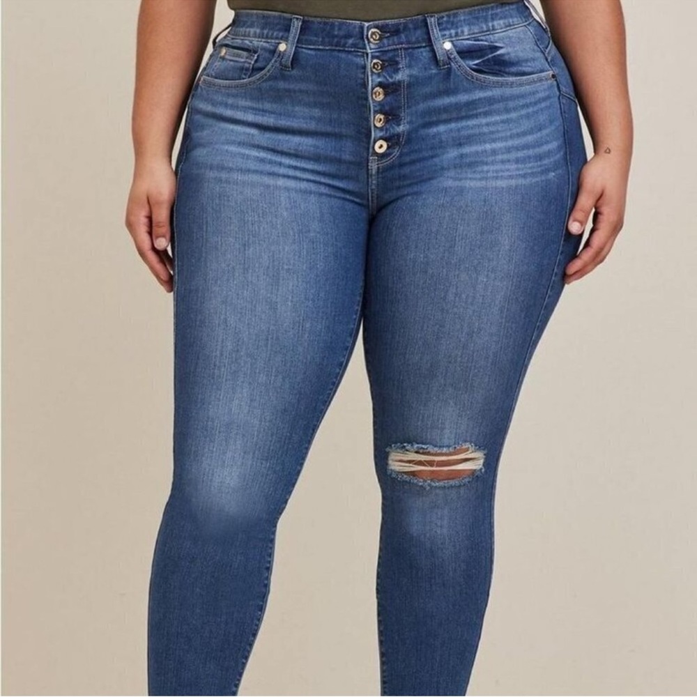 torrid Medium Blue High-Rise Button-Fly Skinny Jeans with Knee Rip